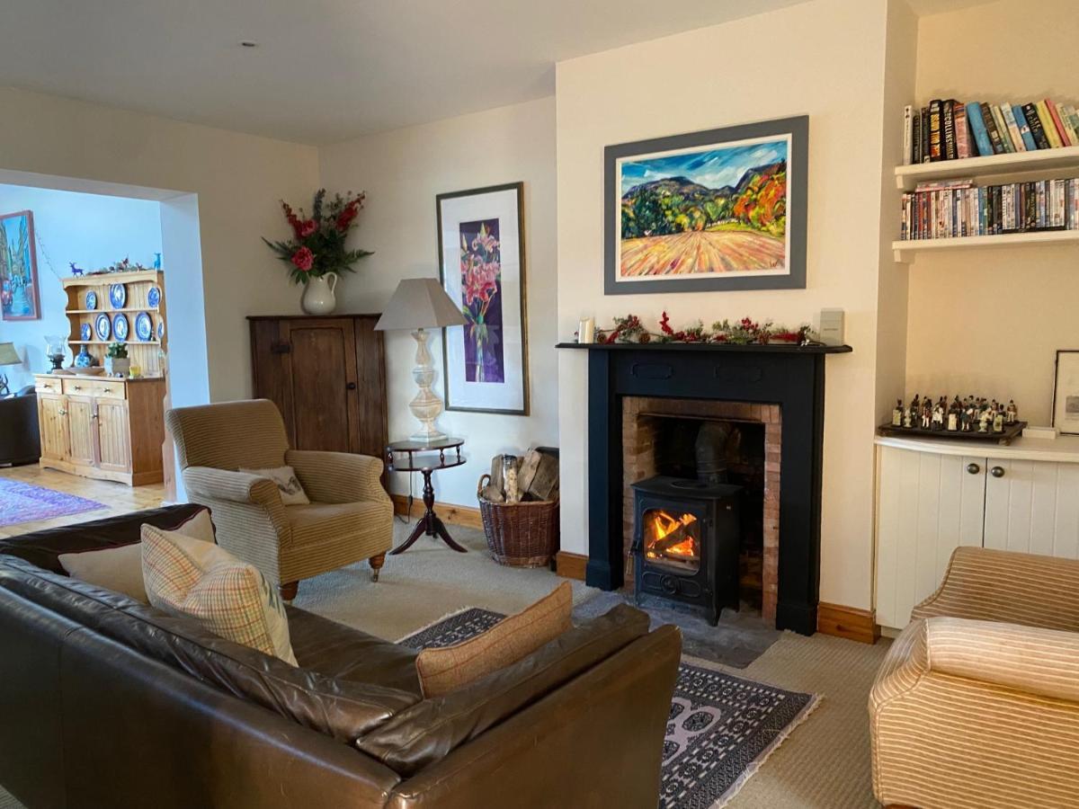 Spacious - Walk To Holiday home