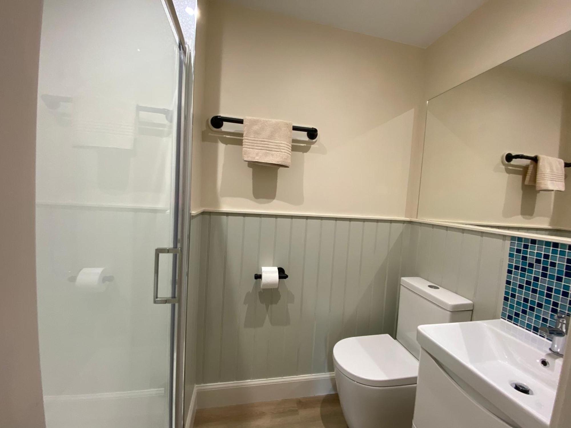 Spacious - Walk To Holiday home